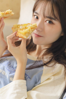 国产日产欧美一区二区蜜桃